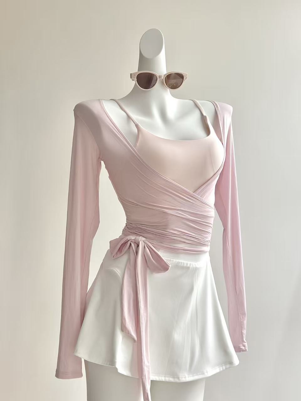 Pink Criss-Cross Strap Top & White A-Line Skirt Shorts Set – 2-Piece Yoga Tennis Outfit for Women
